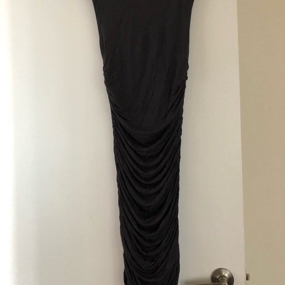 SHOULDER PAD DRAPPED DRESS - Picture 7 of 8